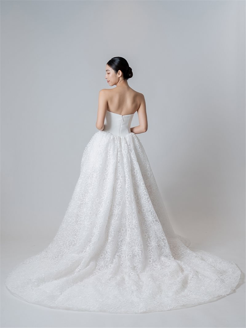 新作衣装のご紹介✨